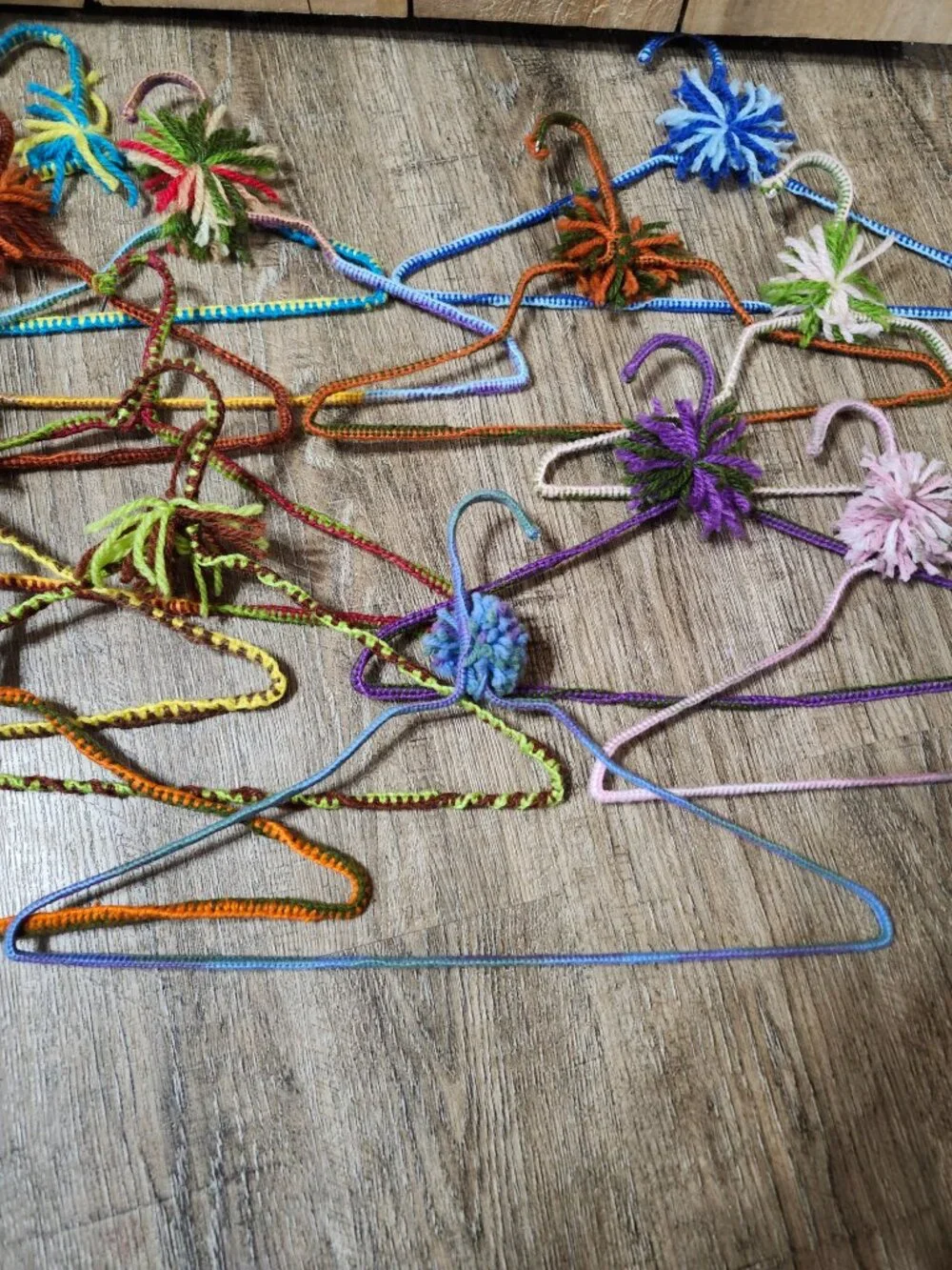 13 yarn covered hangers
